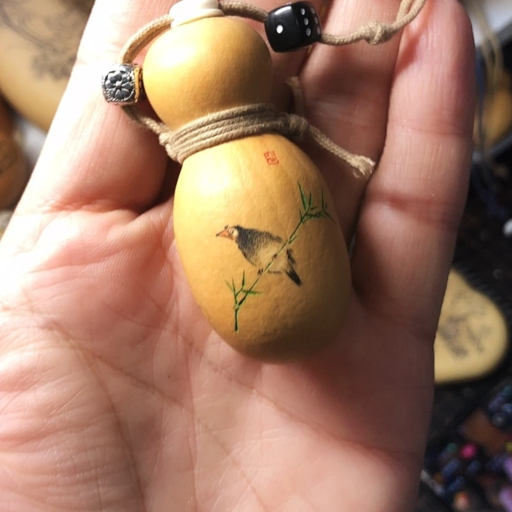 葫芦墨刻小鸟图案