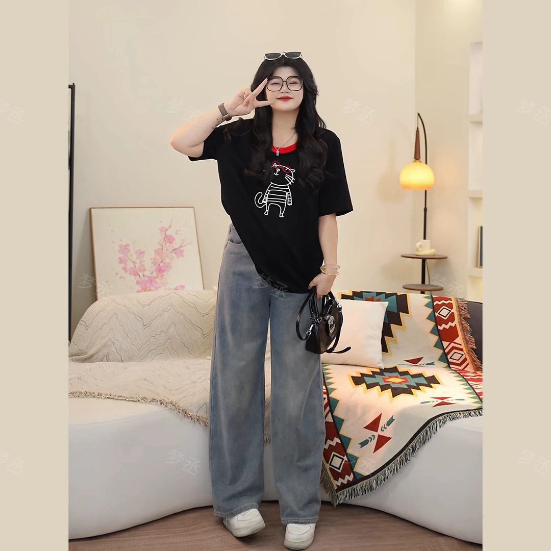 梦丞-大码女装胖mm可爱显瘦百搭撞色眼镜小猫刺绣开叉短袖T恤