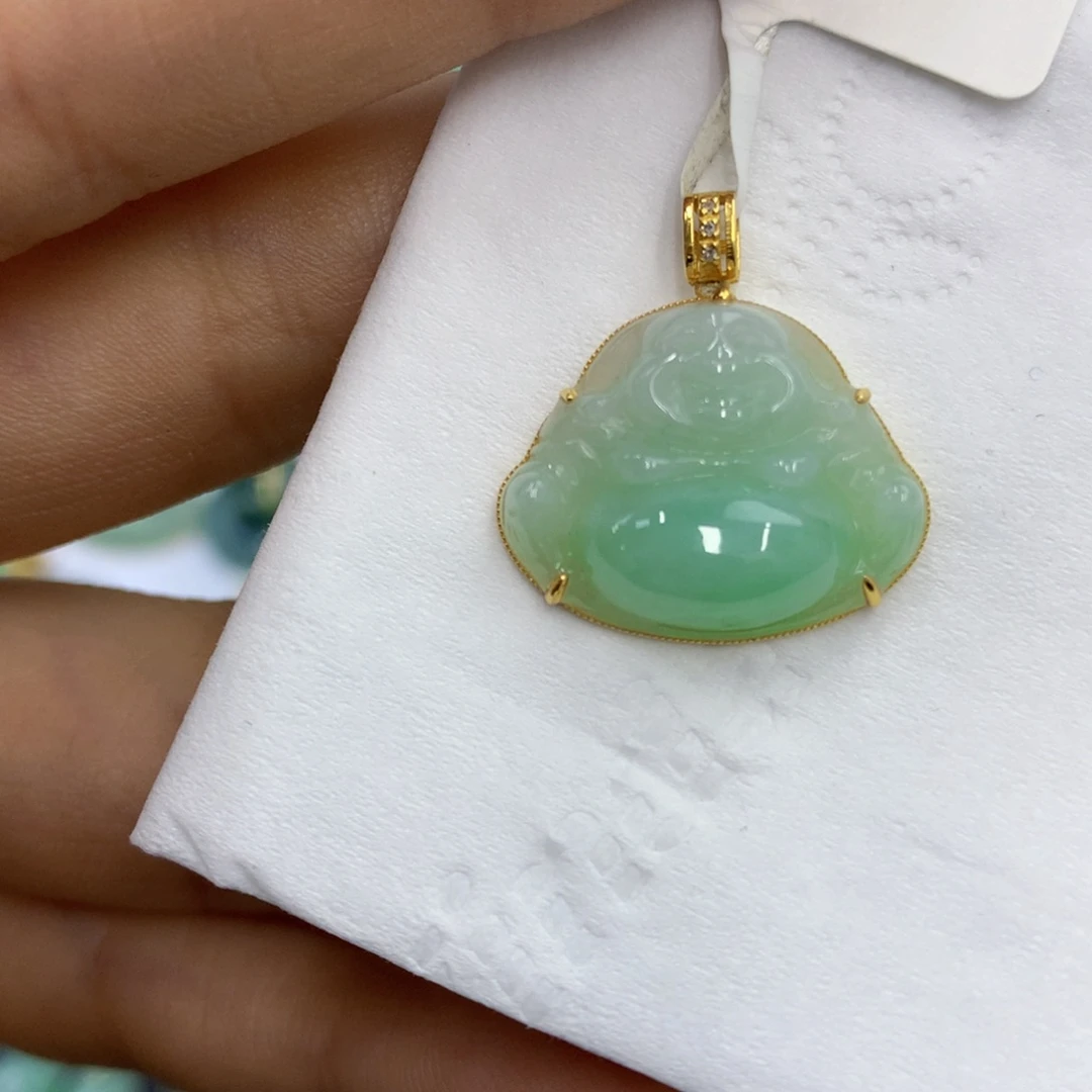 翡翠18K金镶嵌颈饰