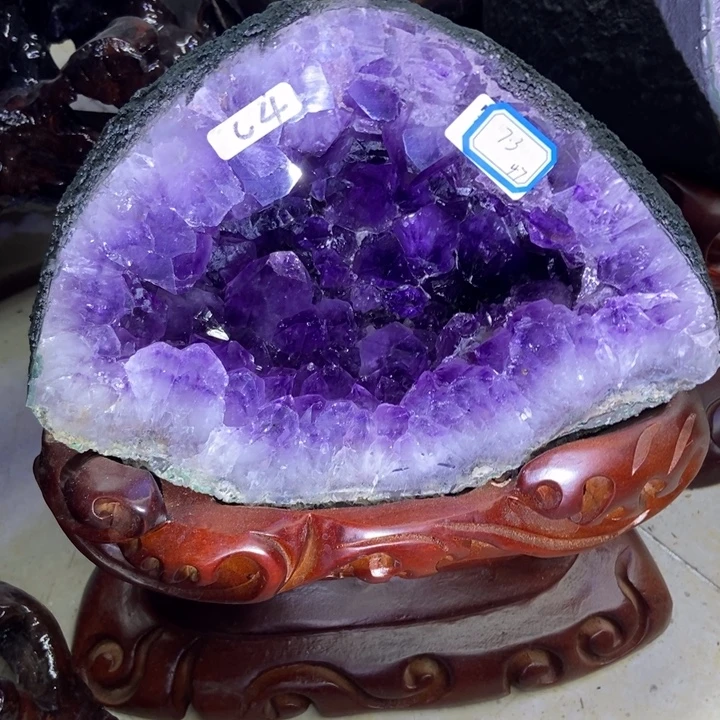 紫晶未镶嵌大型摆件（非配饰）小潘