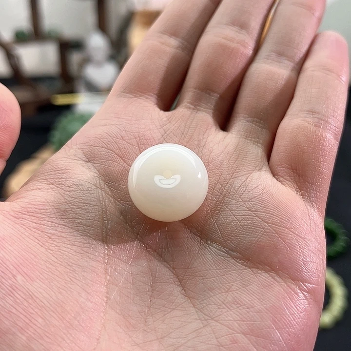 和田玉颈饰未镶嵌白玉-小平安扣