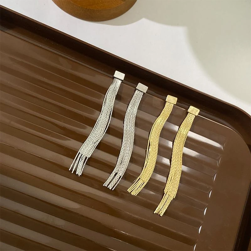 铜合金锆石耳饰 新款时尚金属耳环高级流苏设计感小众长款矩形方i