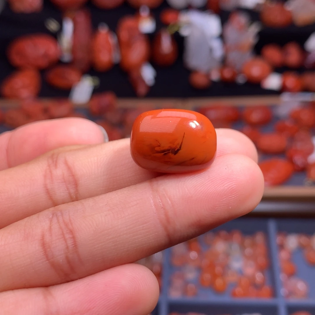 南红玛瑙未镶嵌珠宝半成品随行