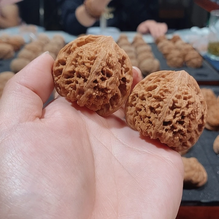 吊坠桃核40尺满天星