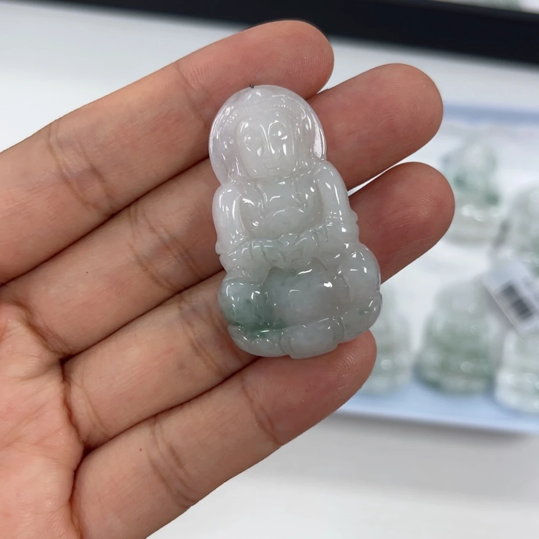 翡翠未镶嵌颈饰南****发观音