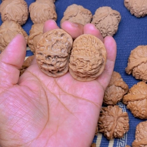 【闪购商品】吊坠文玩核桃摄****活宫灯45