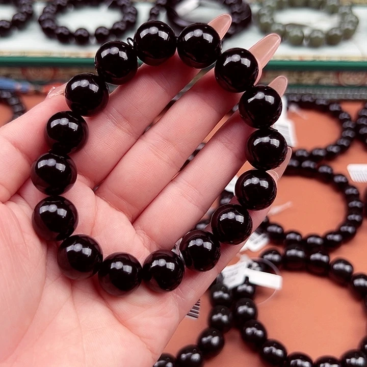 战***狼和田玉未镶嵌手串