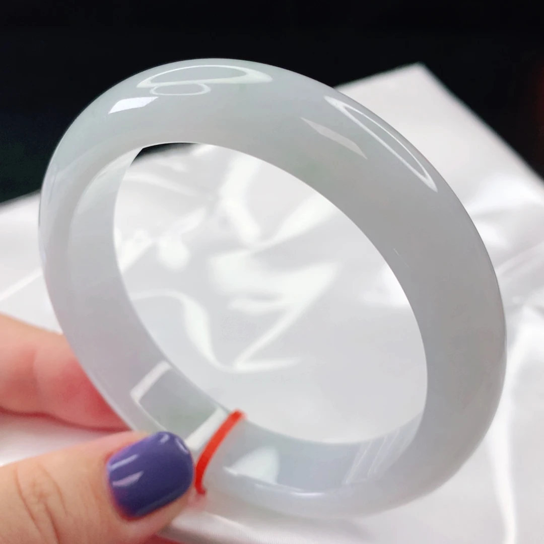 翡翠手镯未镶嵌正圈56.2 糯化 白月光飘绿 55-57