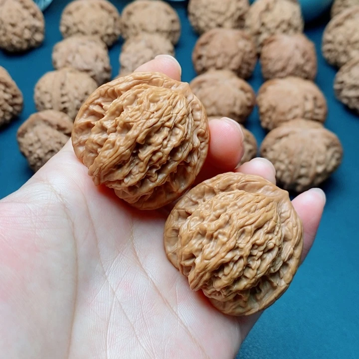 文玩核桃把件麦虎40