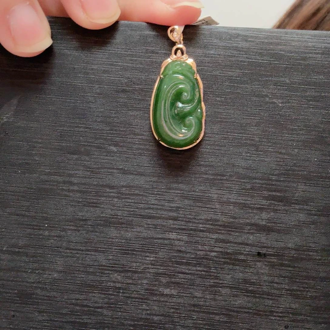 颈饰18K金镶嵌和田玉仓库