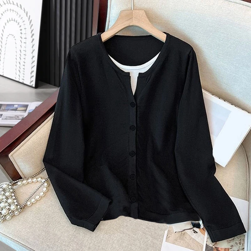 大码胖mm200斤拼色小众排扣开衫假两件上衣女春季新款遮肉长袖t恤