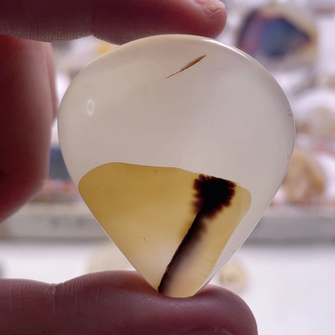 玛瑙/玉髓未镶嵌珠宝奇石