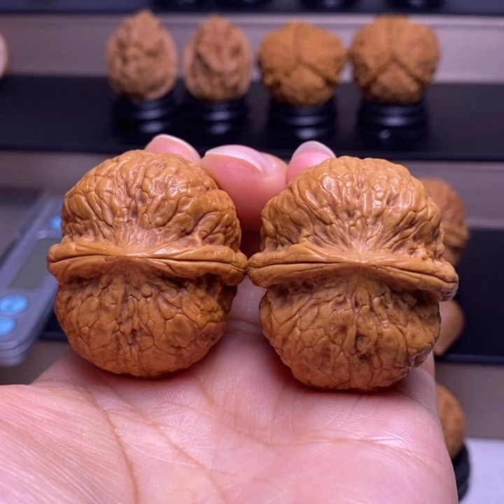 文玩核桃把件战神元宝10