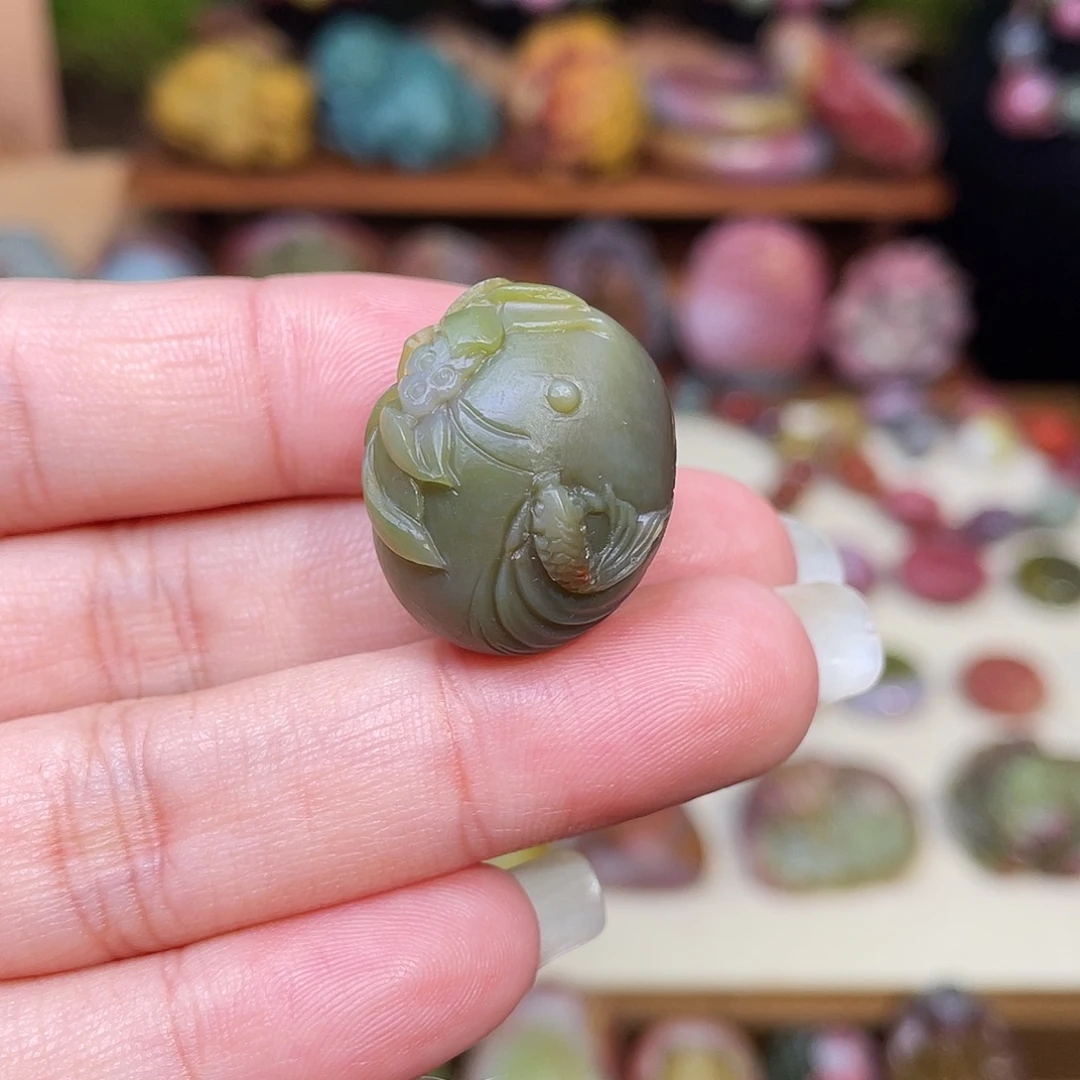 玛瑙/玉髓未镶嵌珠宝半成品盐源玛瑙包浆老矿荷花鱼