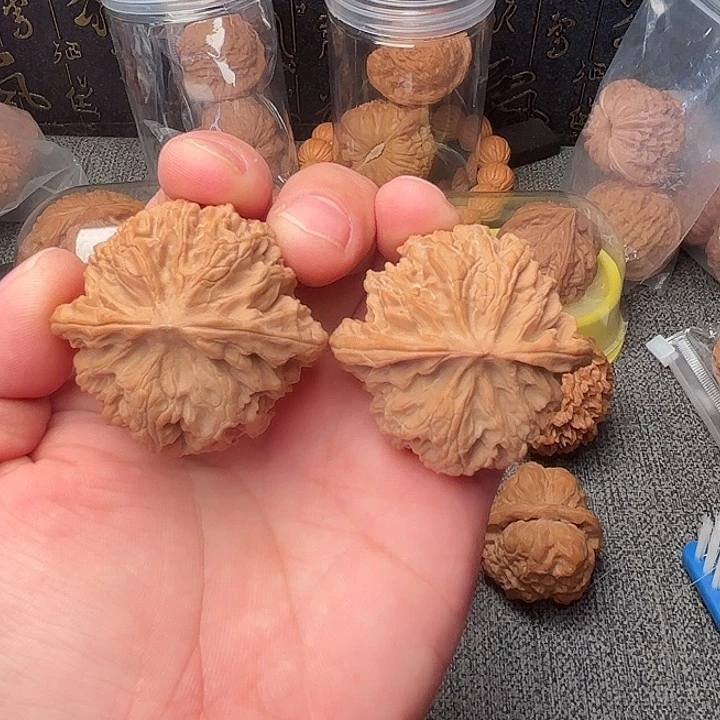 文玩核桃吊坠苹果园