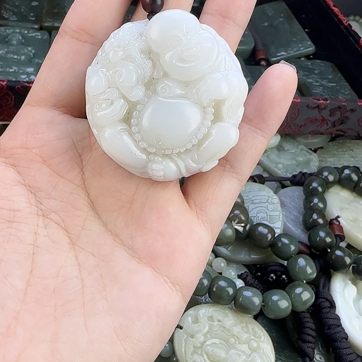 和田玉未镶嵌颈饰