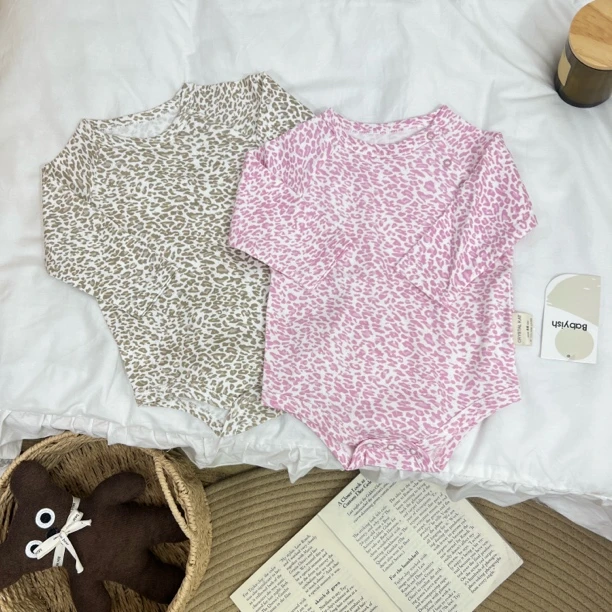 斜肩扣豹纹经典简约长袖通用哈衣爬服女童时尚花色