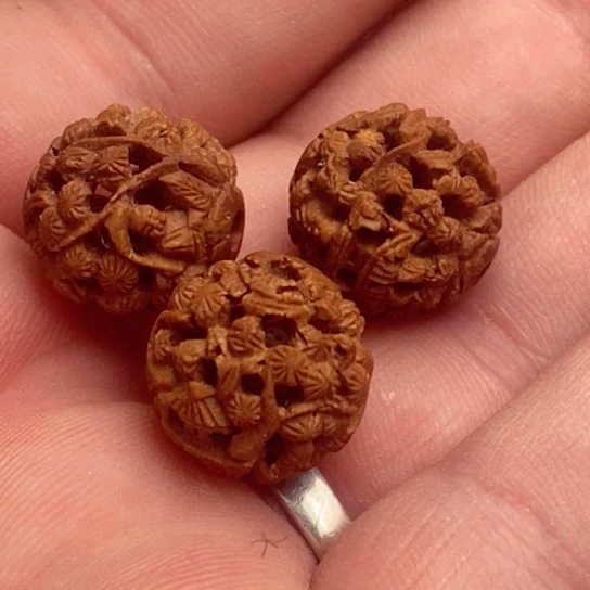 文玩核桃吊坠世***，桃核细密单子