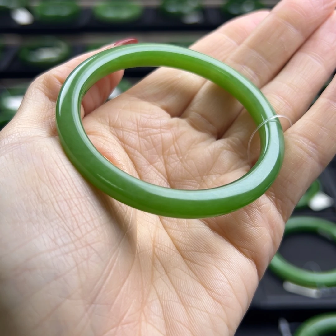 和田玉（碧玉）未镶嵌手镯