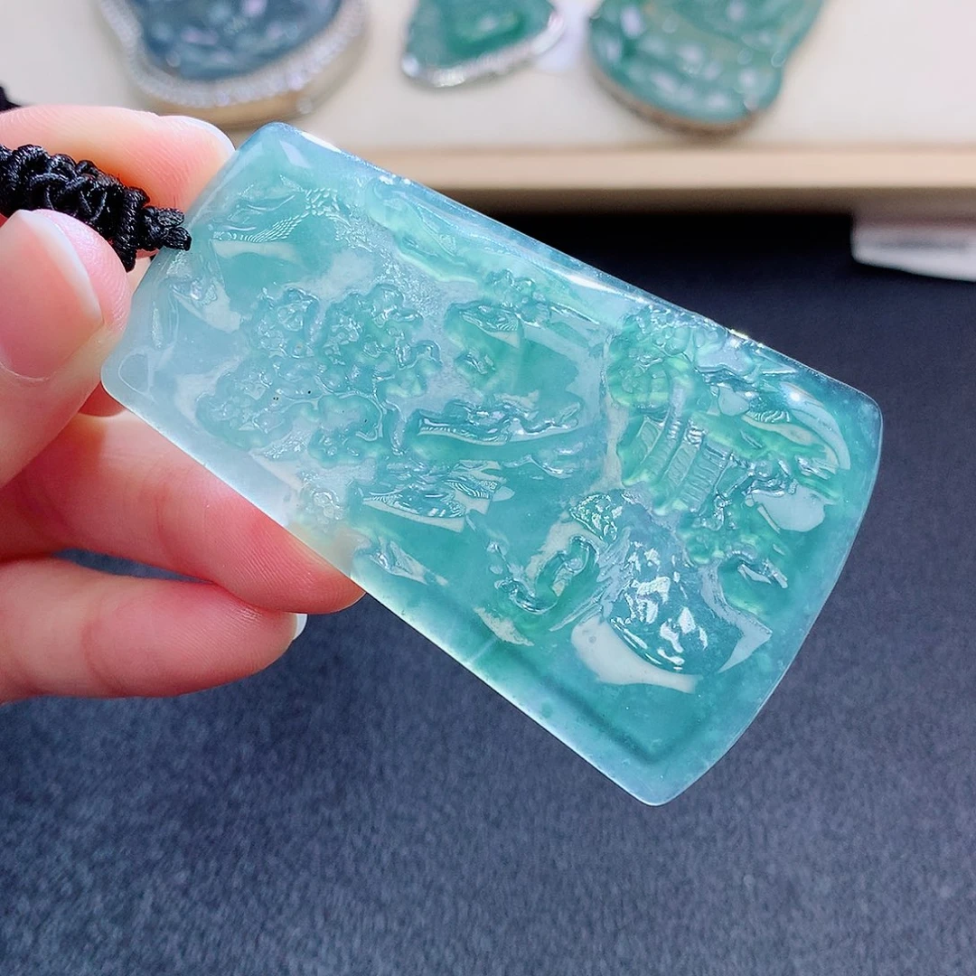 翡翠颈饰未镶嵌翡翠