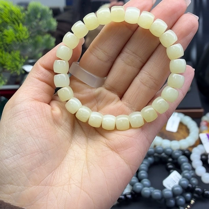 和田玉未镶嵌手串