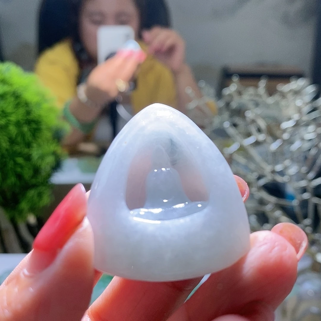 【闪购商品】翡翠未镶嵌颈饰悟道