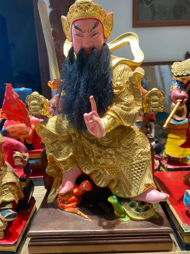 真武大帝木雕摆件