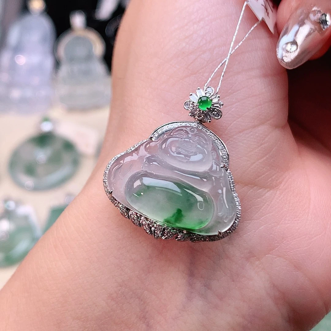 翡翠18K金镶嵌颈饰佛公