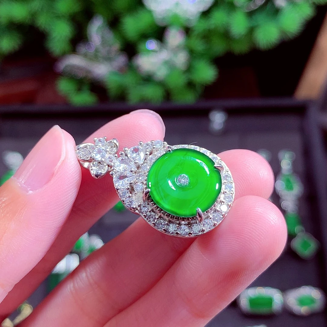 颈饰未镶嵌翡翠天然