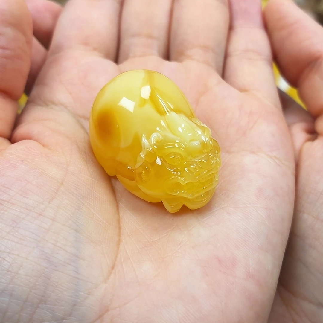 蜜蜡未镶嵌颈饰焦皮浓蜡妖花貔貅