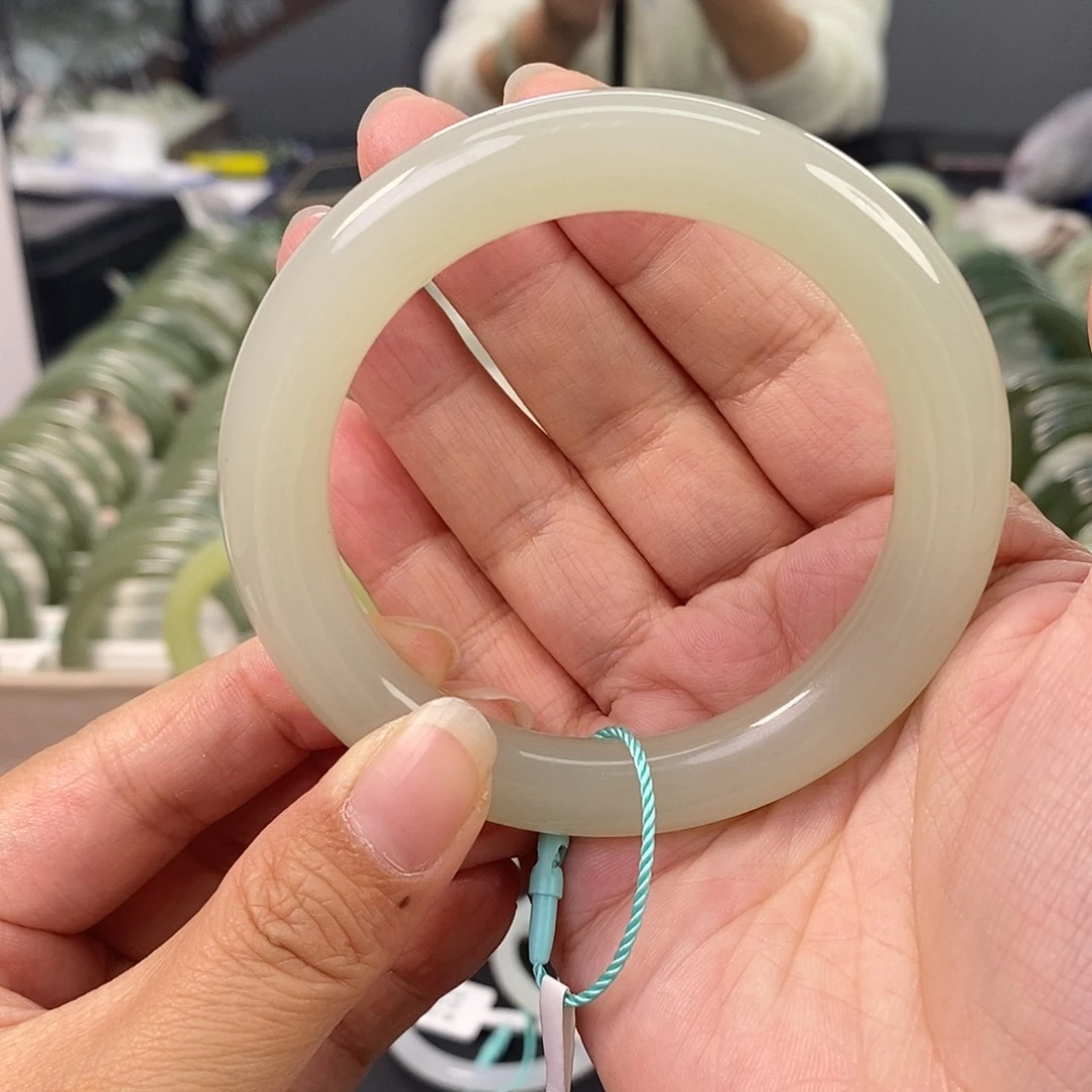 和田玉和田玉手镯56.57未镶嵌