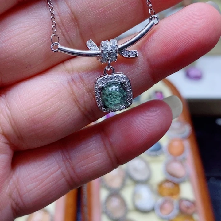 未镶嵌颈饰水晶水晶