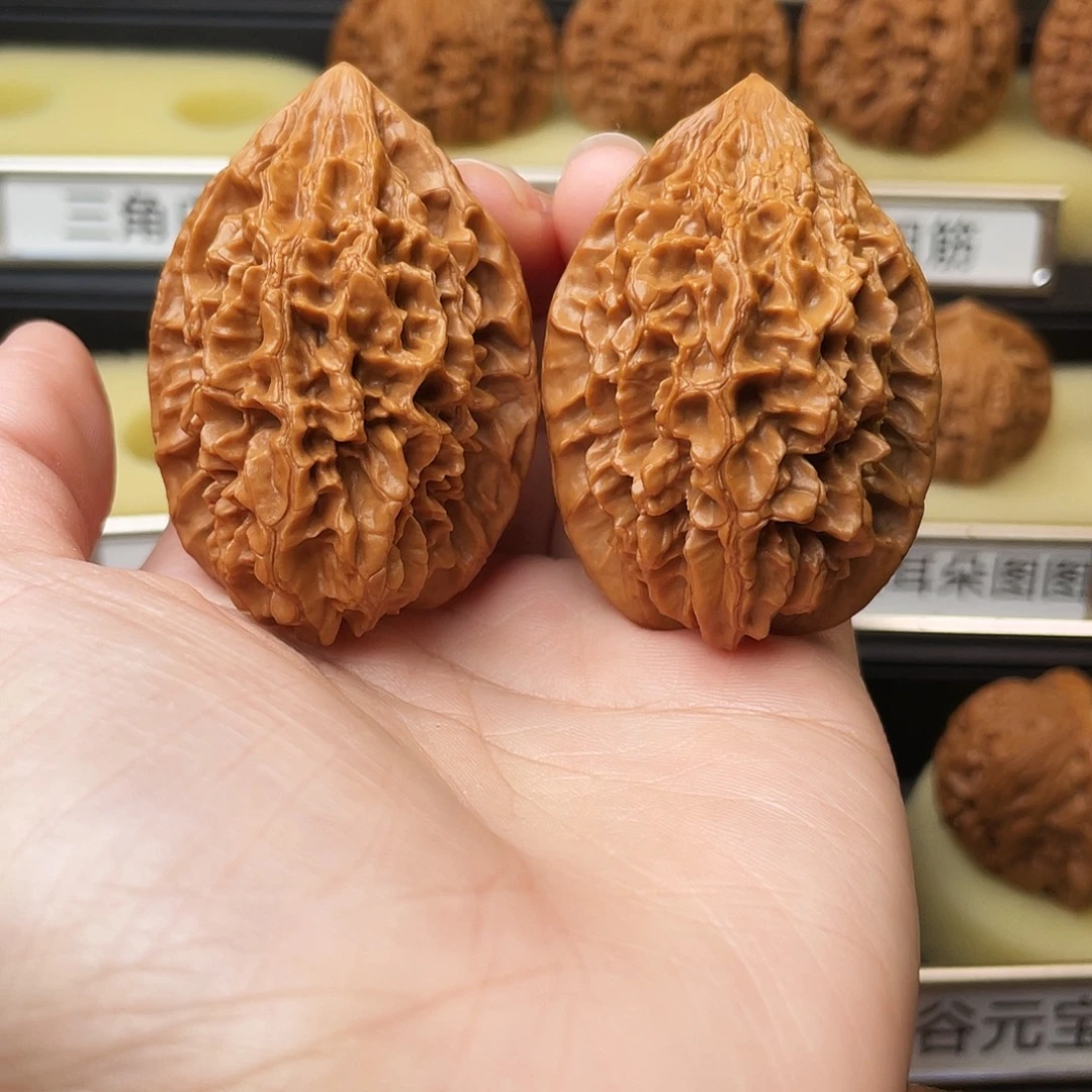 暴***城文玩核桃吊坠招财鼠38尺726