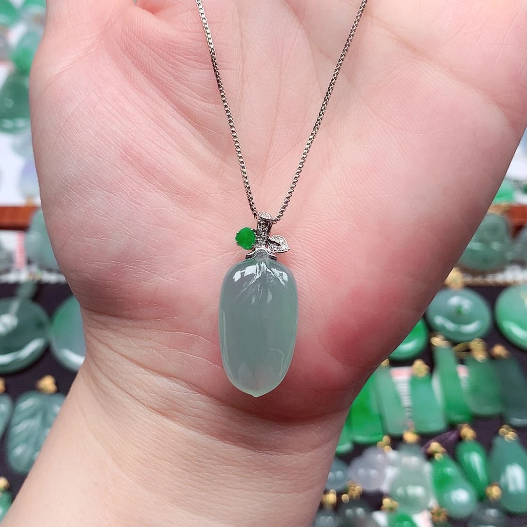 翡翠18K金镶嵌颈饰天然翡翠A货