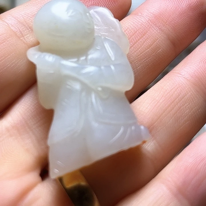 颈饰未镶嵌和田玉（糖玉）
