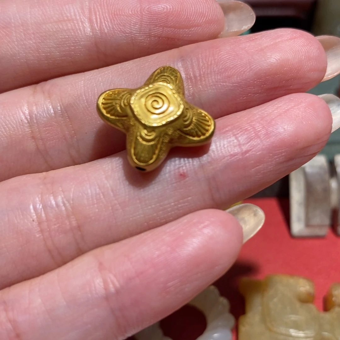 香***拉和田玉未镶嵌珠宝奇石