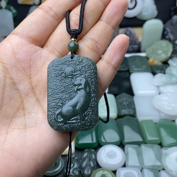 瞳***瞳和田玉未镶嵌颈饰