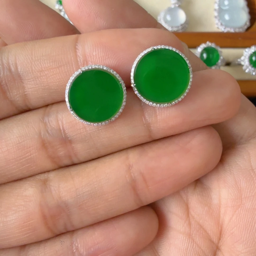 翡翠18K金镶嵌耳饰耳钉
