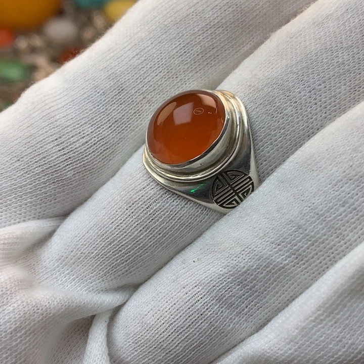 南红玛瑙戒指足银镶嵌
