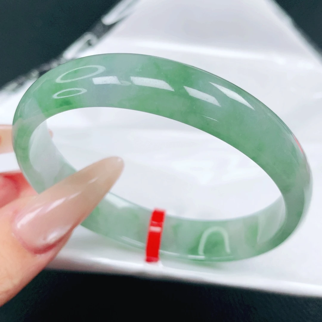 翡翠未镶嵌手镯56贵