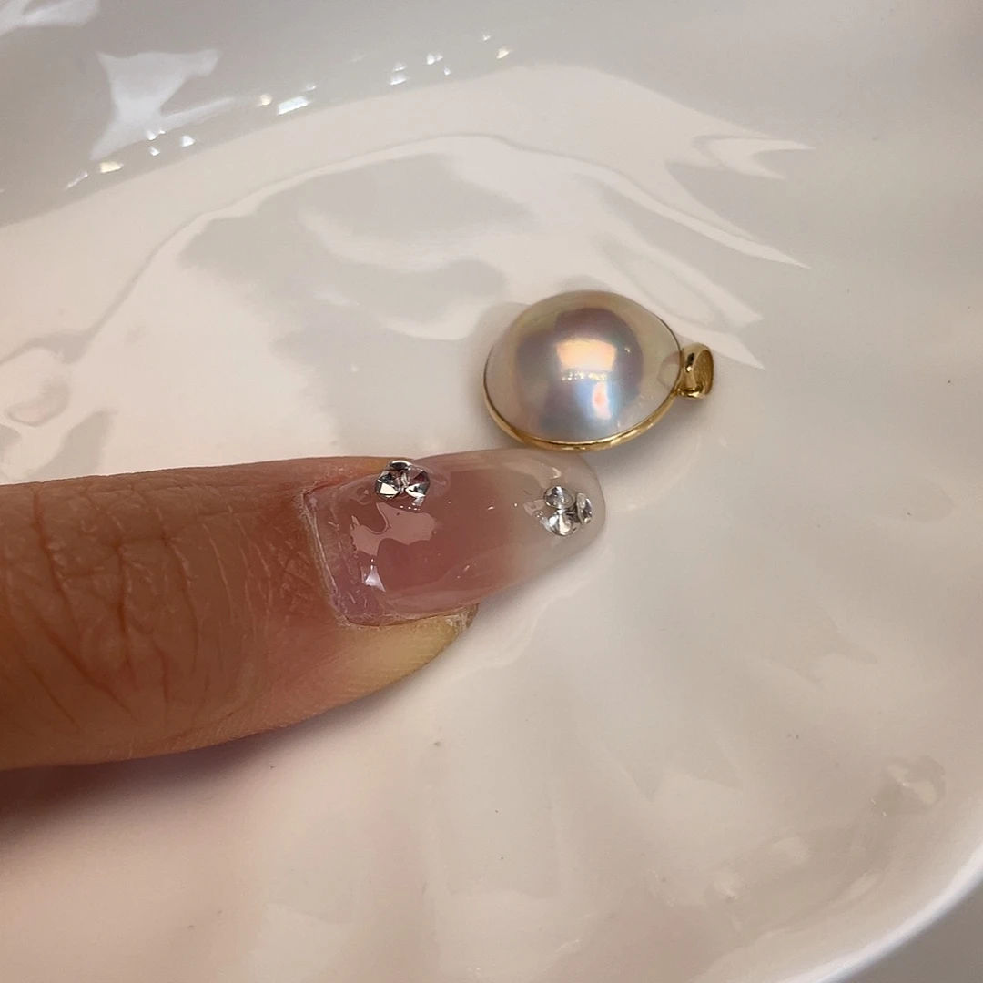 18K金镶嵌吊坠(不含链)拼合珍珠（马贝珠）