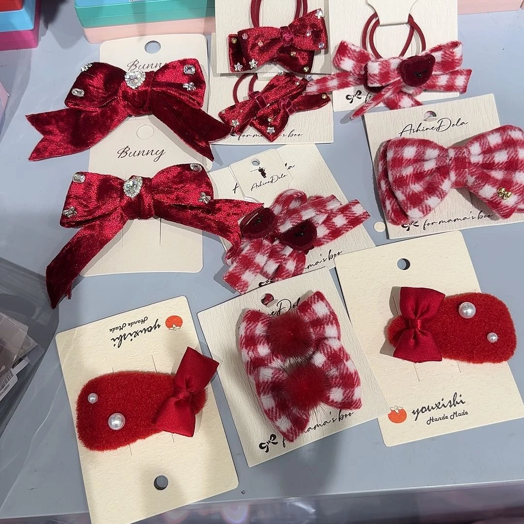 布艺非金属红色发夹