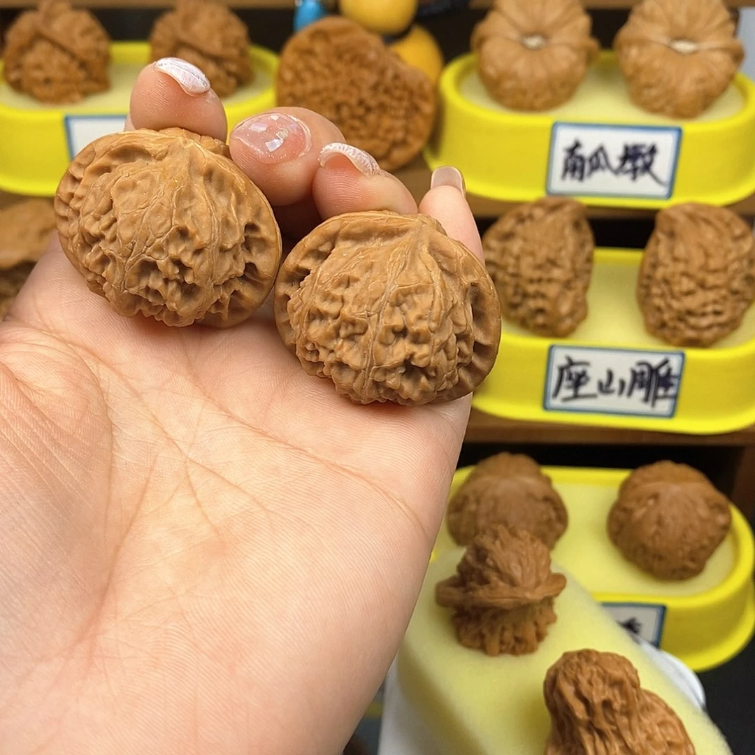 核桃宫灯 文玩/木作/... 文玩把件