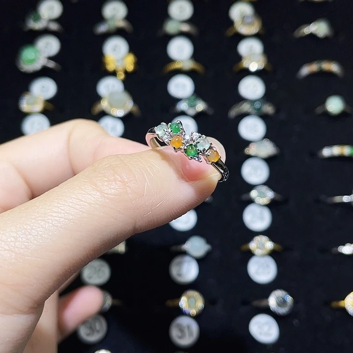 翡翠未镶嵌戒指戒指