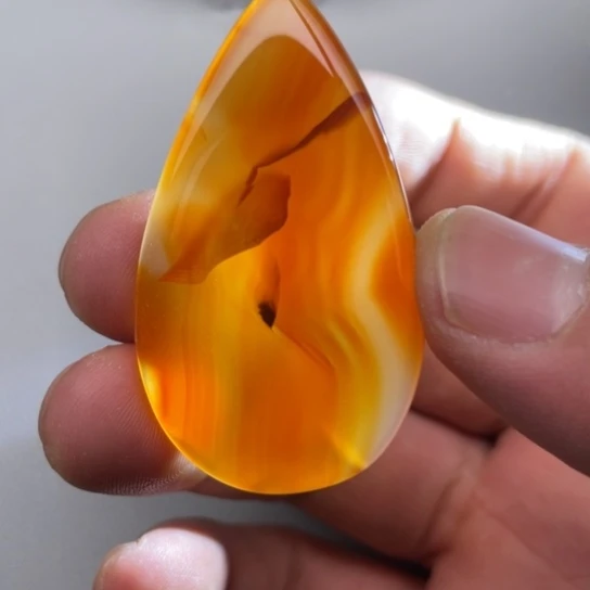 玛瑙/玉髓颈饰未镶嵌过*