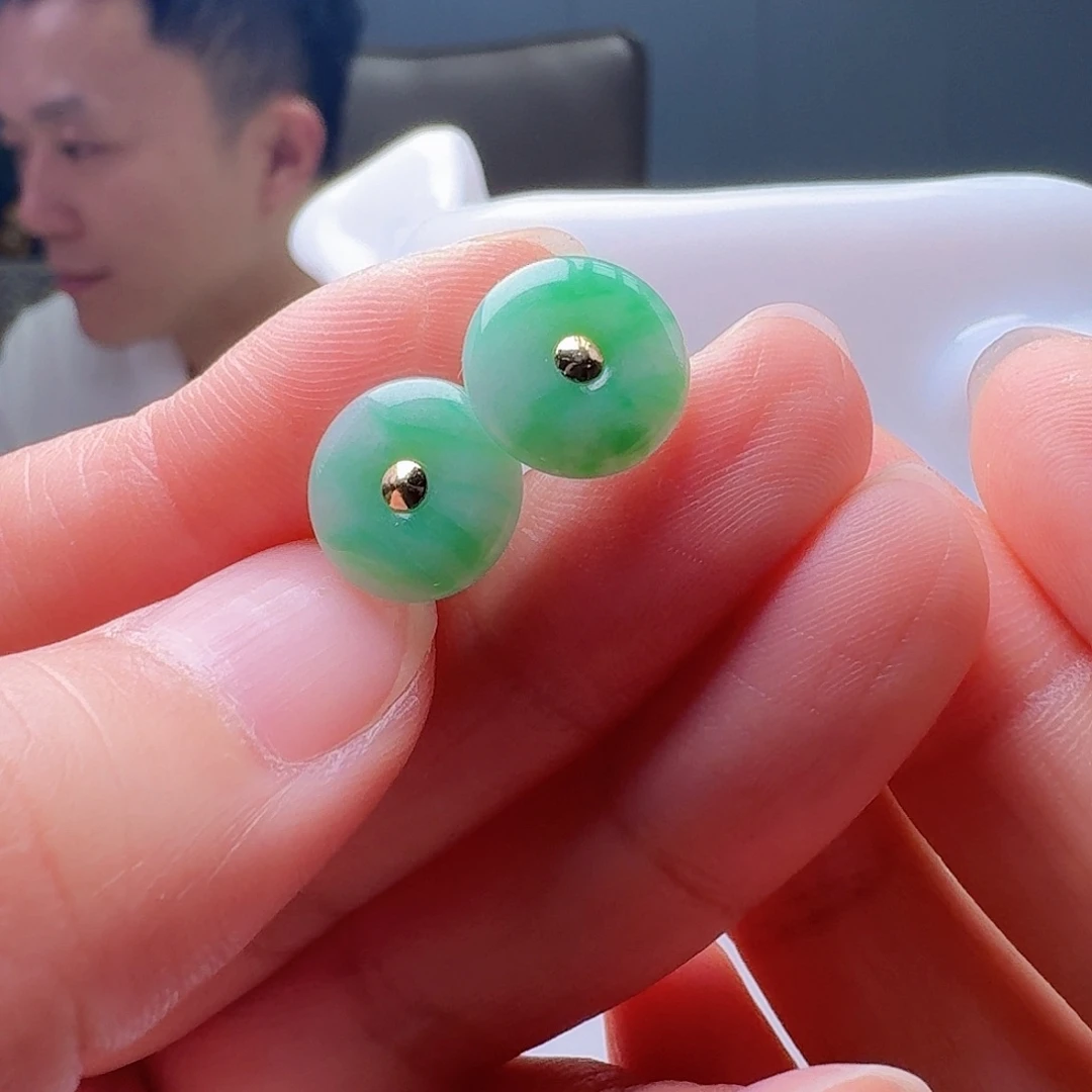 翡翠18K金镶嵌耳饰天然