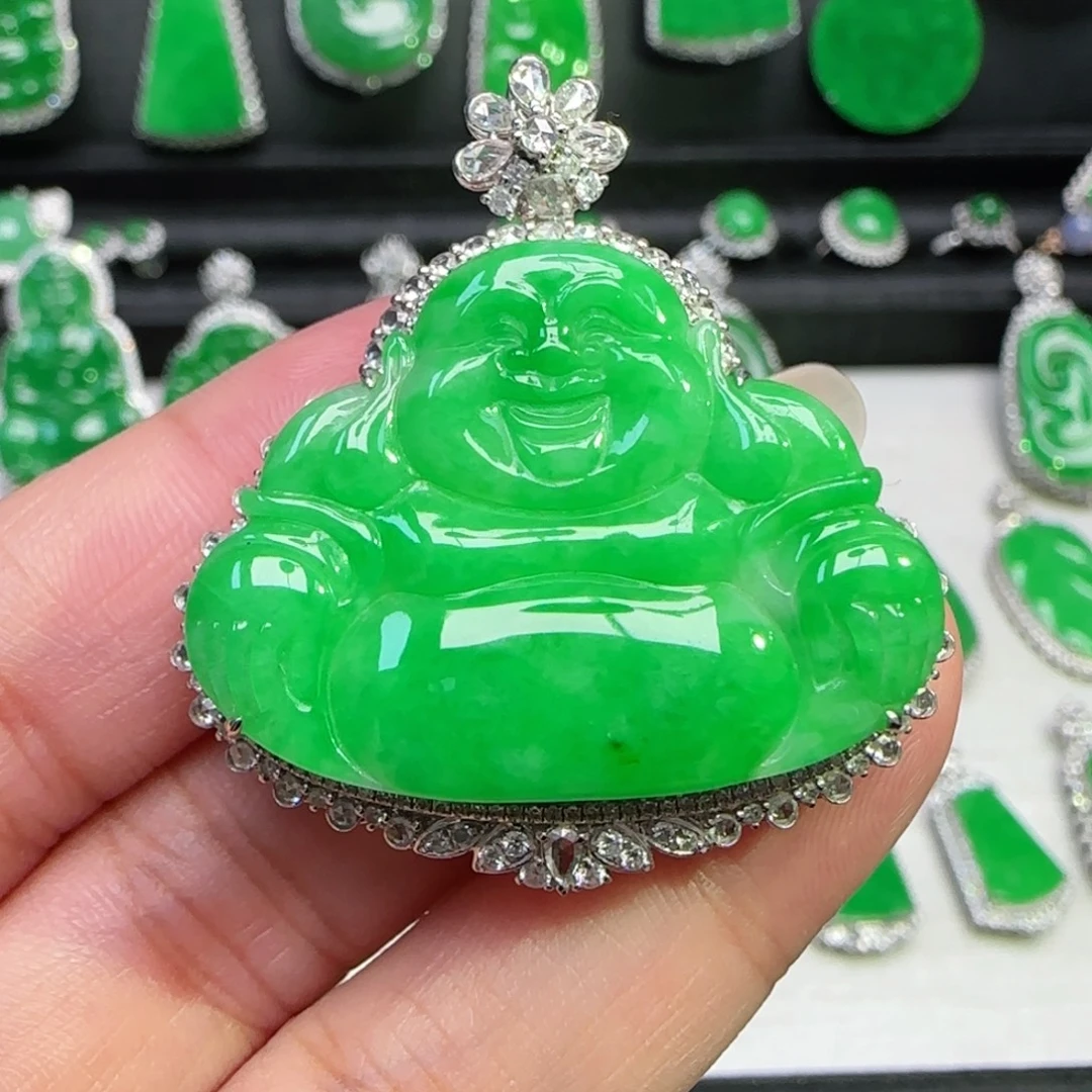 翡翠18K金镶嵌颈饰吊坠