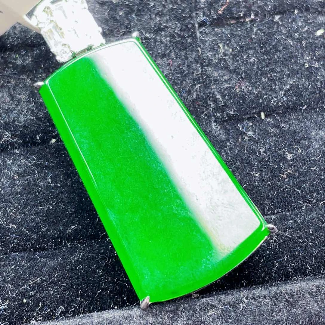 翡翠未镶嵌颈饰5，