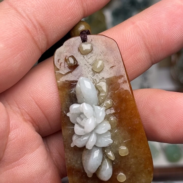 颈饰未镶嵌翡翠荷花