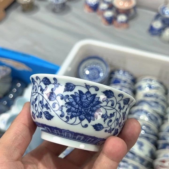 瓷片白青花缠枝莲矮如是杯